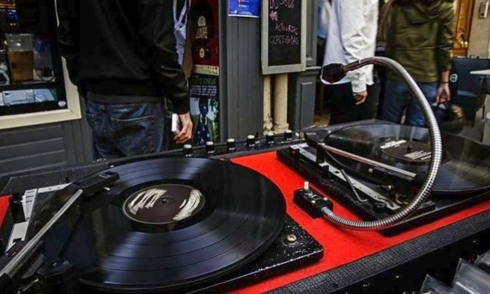 Έχουν και οι djs...ψυχή-Συγκέντρωση διαμαρτυρίας στη Θεσσαλονίκη για την απαγόρευση μουσικής